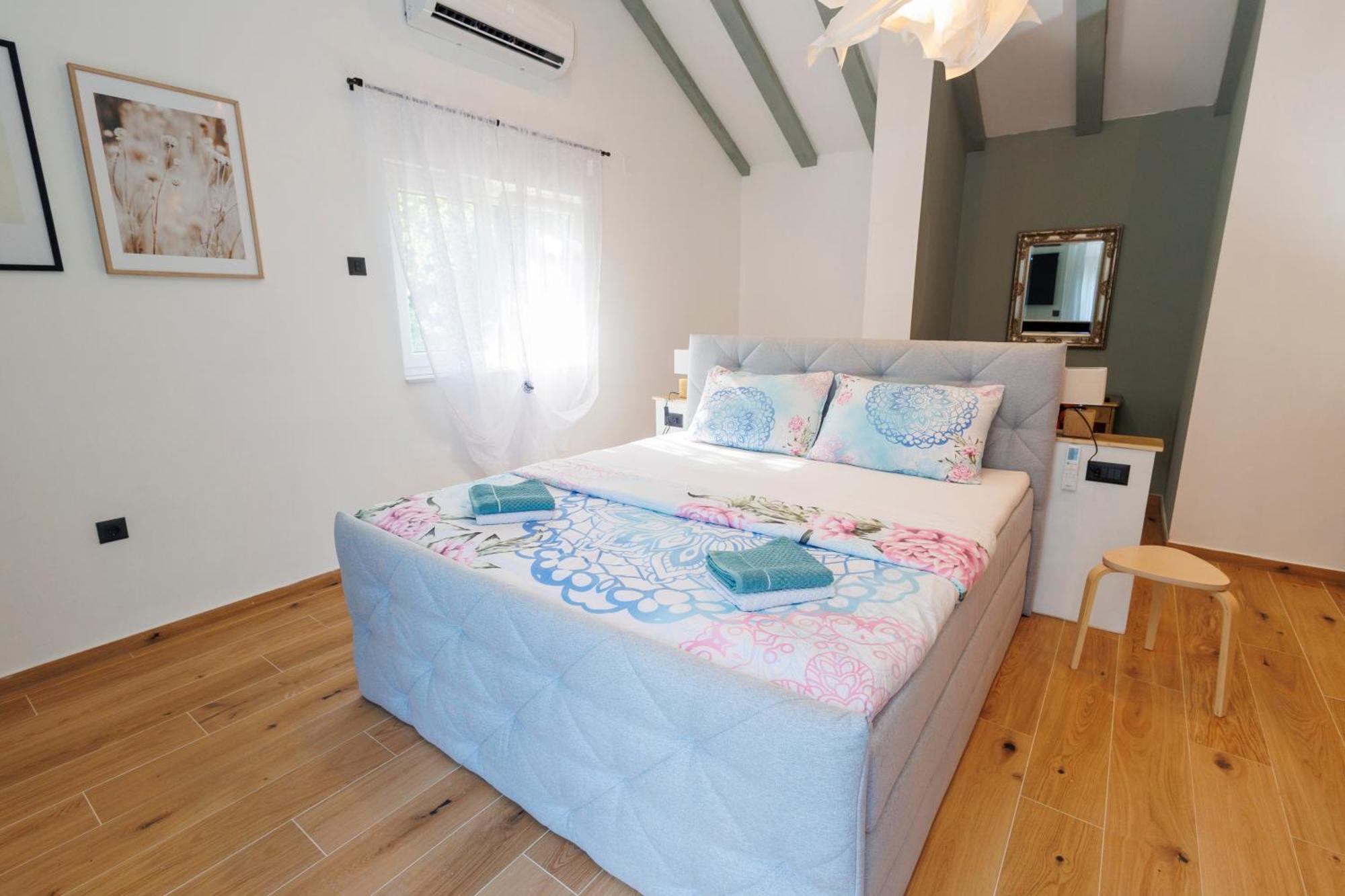 Luxury Villa Andrea Vrzika In Forest Near The Sea Zagvozd ภายนอก รูปภาพ