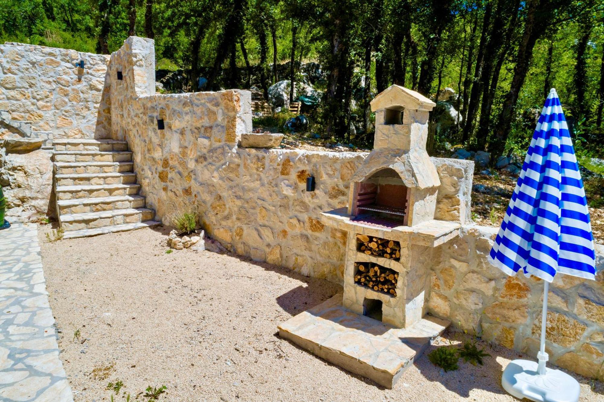 Luxury Villa Andrea Vrzika In Forest Near The Sea Zagvozd ภายนอก รูปภาพ
